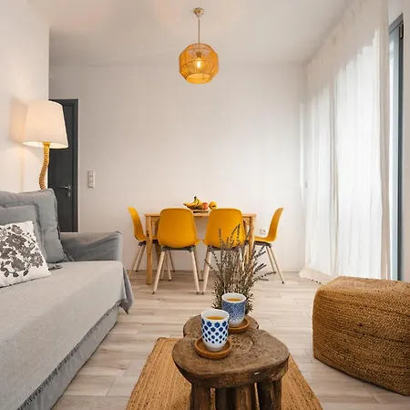 Yara 40m From The Jacuzzi & Rooftop