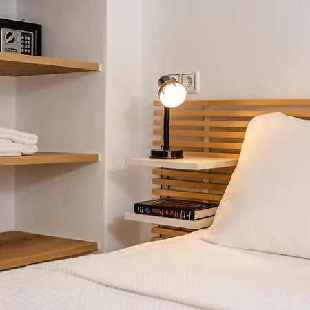 Yara 40m From The Jacuzzi & Rooftop Διαμέρισμα