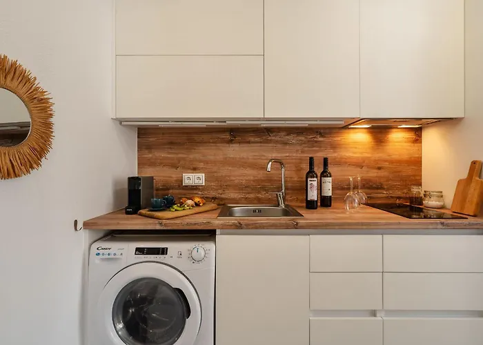 Yara 40m From The Jacuzzi & Rooftop Айя-Анна