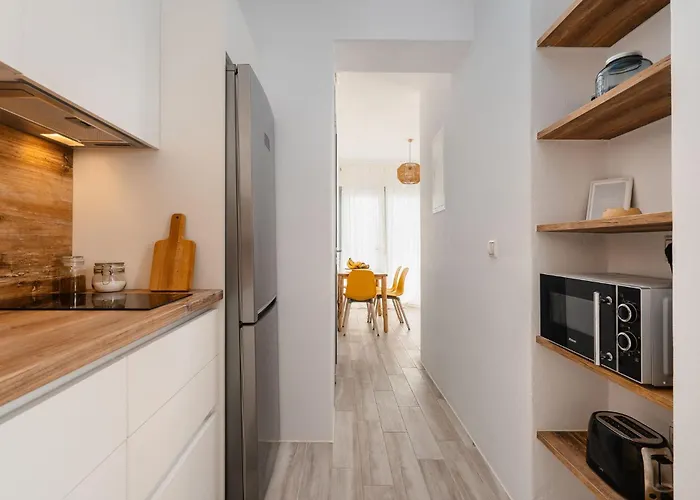 Yara 40m From The Jacuzzi & Rooftop Апартаменты Айя-Анна