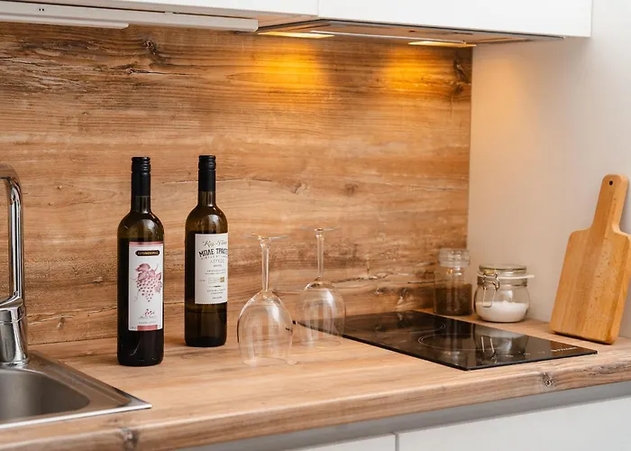 Апартаменты Yara 40m From The Jacuzzi & Rooftop Айя-Анна